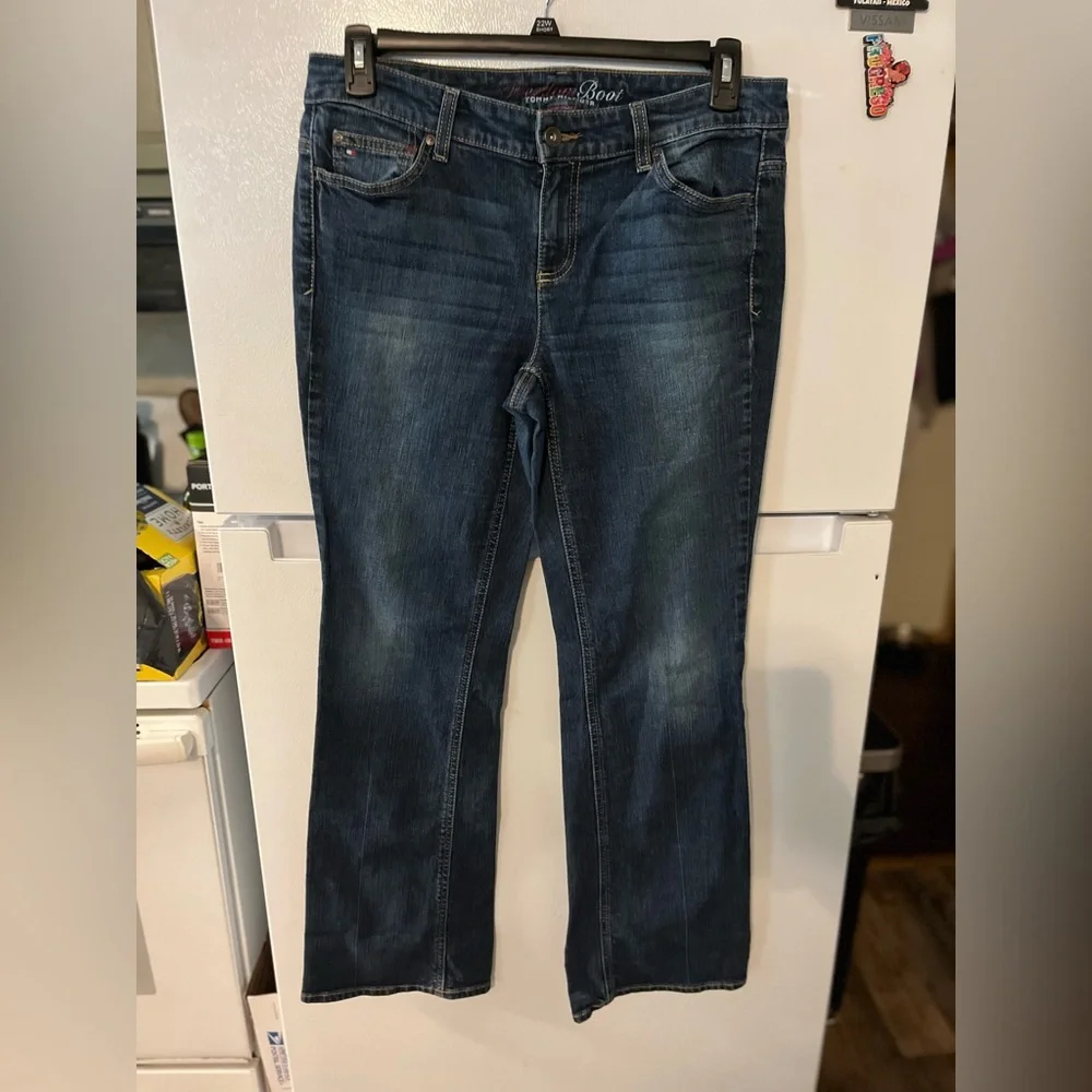 Tommy Hilfiger Jeans Women 12 RFreedom Boot Mid Rise Medium Wash Great Condition